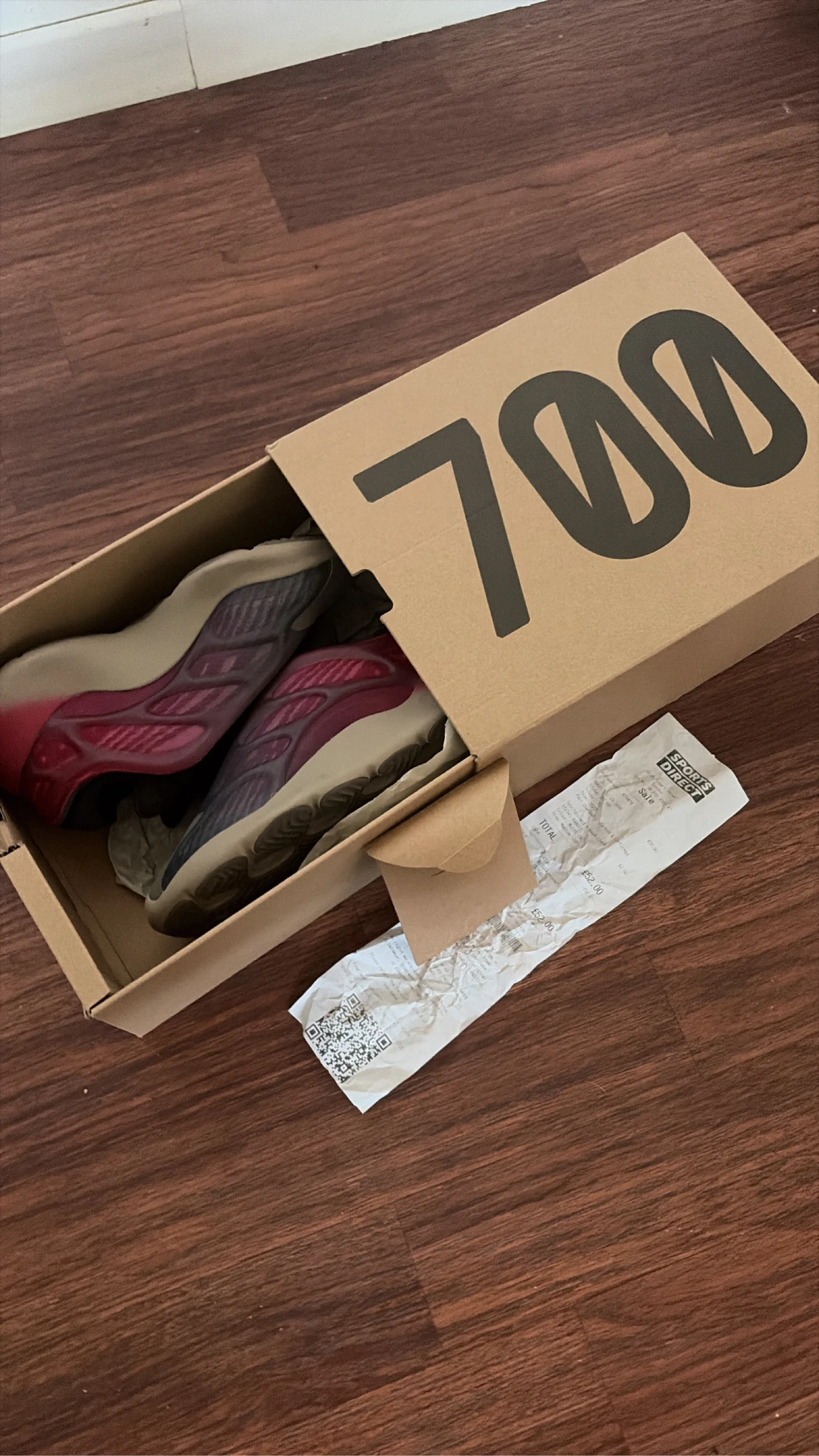 Adidas yeezy Boost 700 v3 Fade Carbon  – photo 2